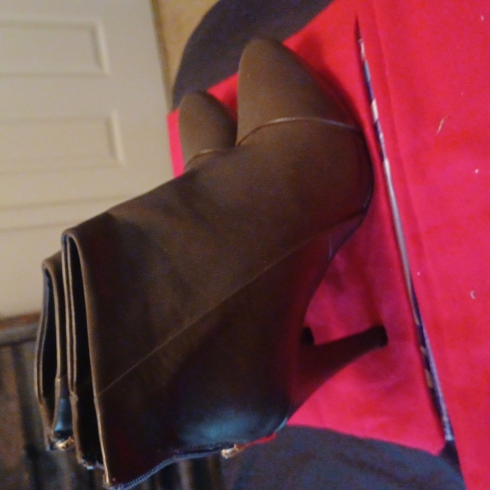Brown boot heel
